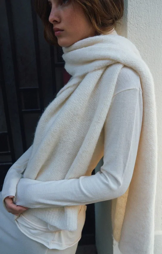 Scarf East Reference: EAST20AH26