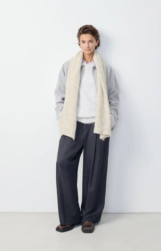 Scarf East Reference: EAST20AH26